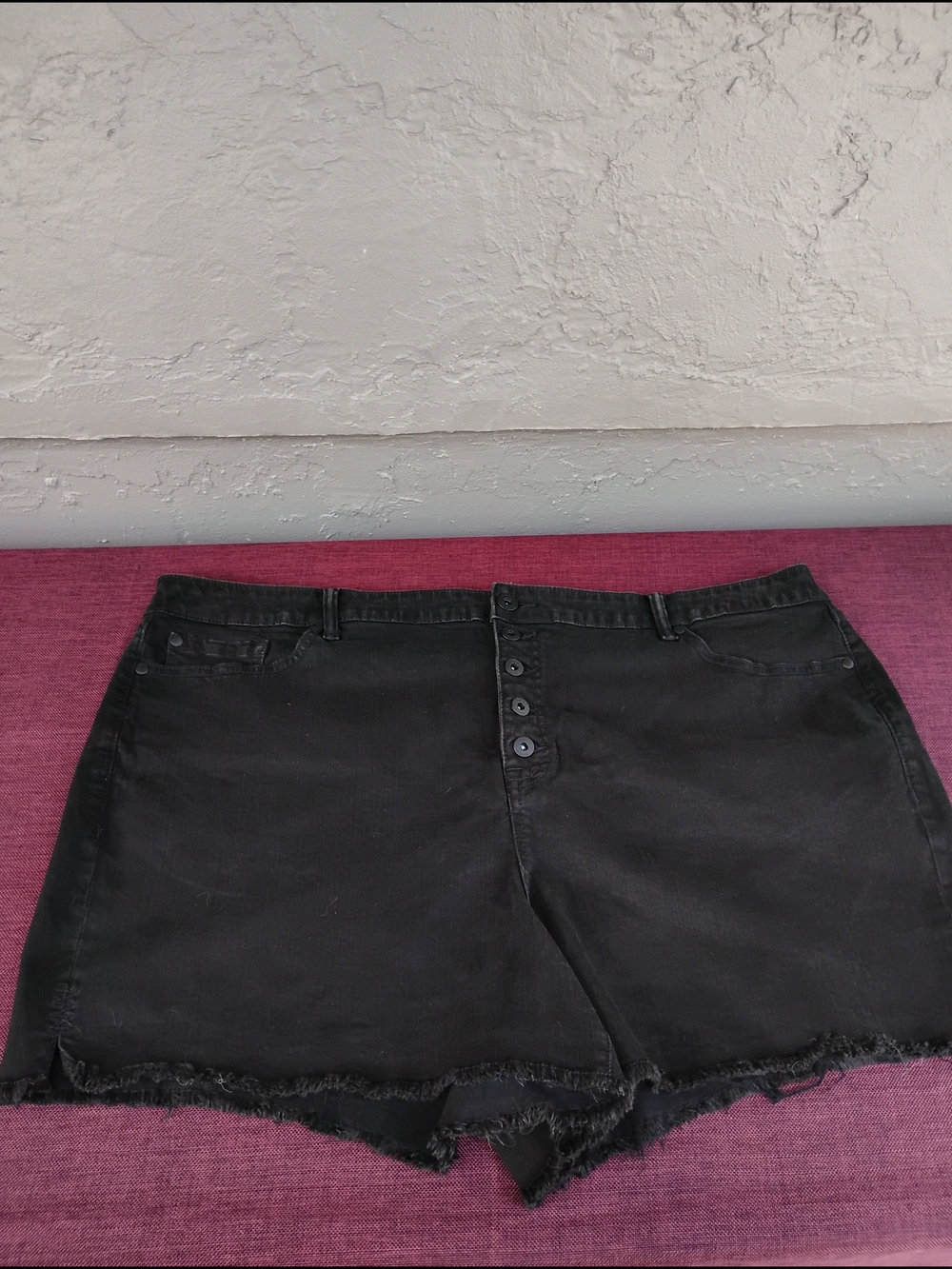 Torrid Women's Black Classic Denim High-Rise Cut-Off Shorts Size 28